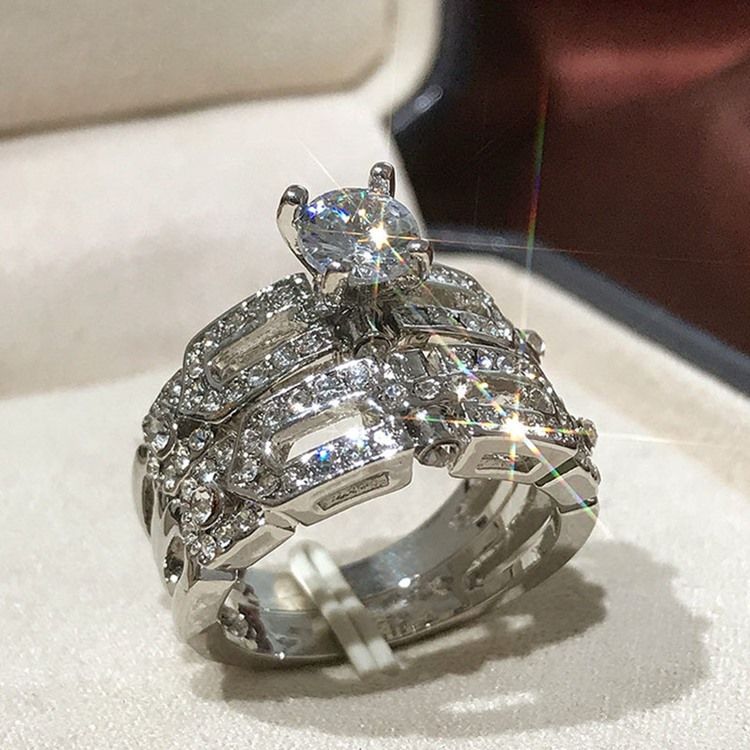 Romantische Partyringe Mit Diamanten