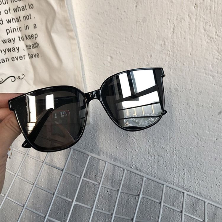 Damenmode-sonnenbrille Aus Polykarbonat Mit Charme