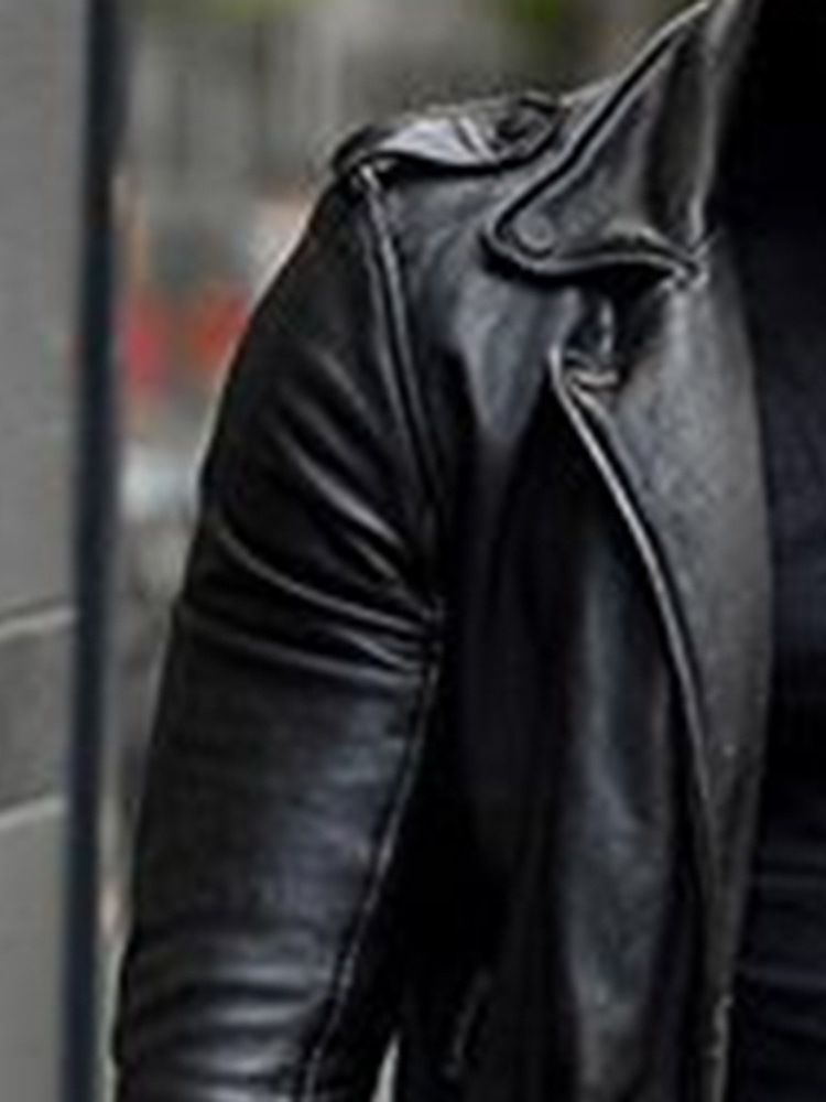 Herrenjacke Mit Gekerbtem Revers Schlichtem Reißverschluss Im Geraden Stil