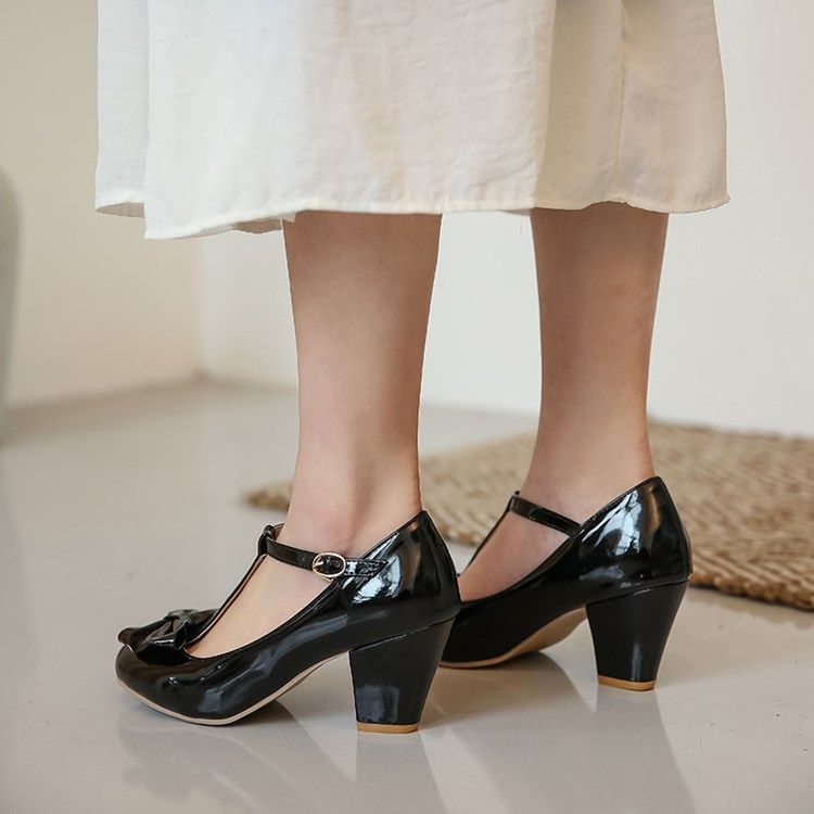 Damen T-förmige Schnalle Chunky Heel Round Toe 7cm Dünne Schuhe
