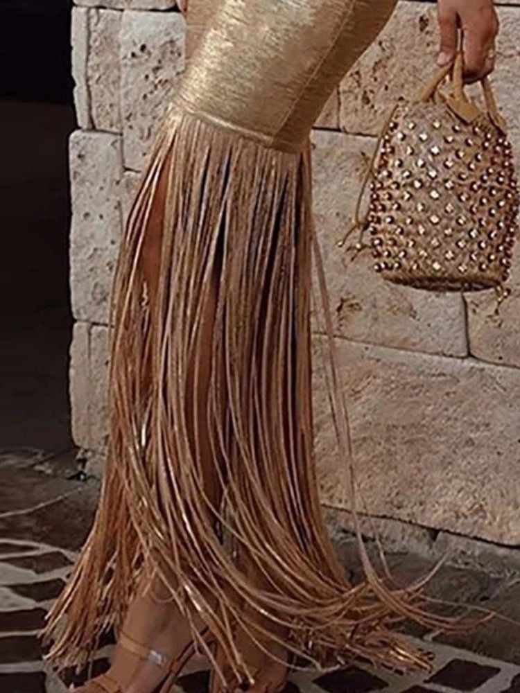 Bodenlanges Ärmelloses Damenkleid Mit Quasten