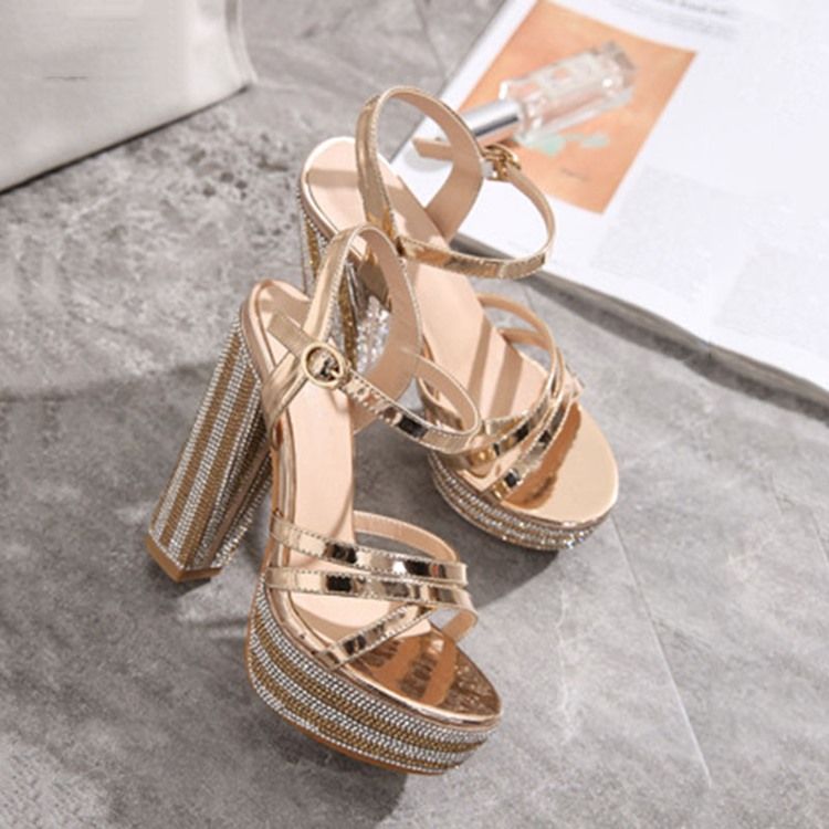 Offene Knöchelriemen Mit Knöchelriemen Und Offenem Obermaterial Klobige Sandalen