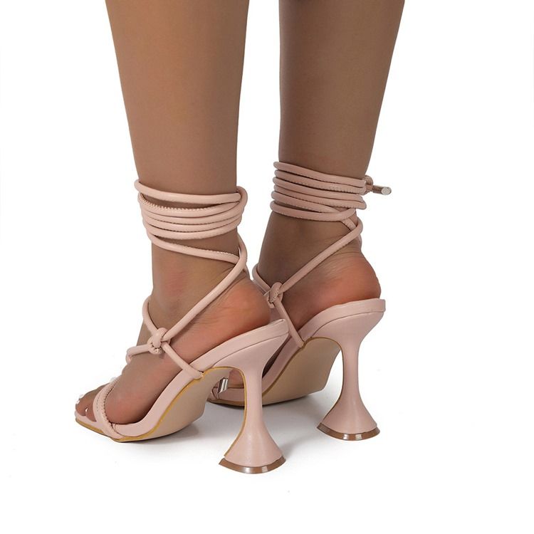 Square Toe Spool Heel Lace-up Cross Strap Damensandalen