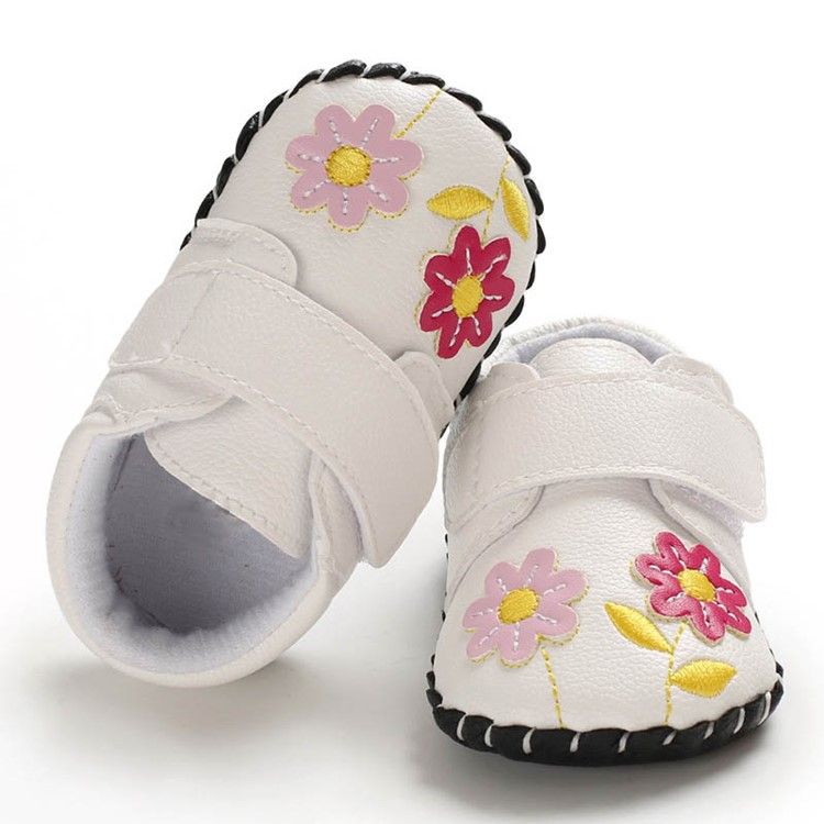 Babyschuhe Mit Blumenstickerei