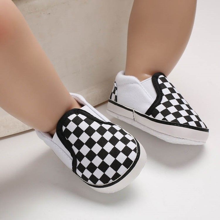 Karierte Slip-on-kleinkindschuhe