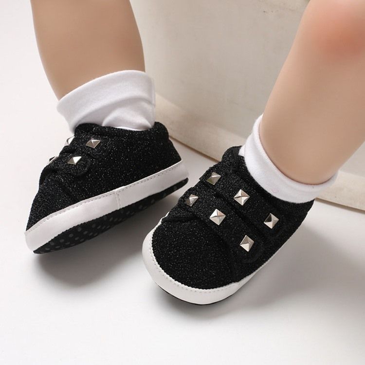 Kleinkindschuhe Mit Nietklettverschluss