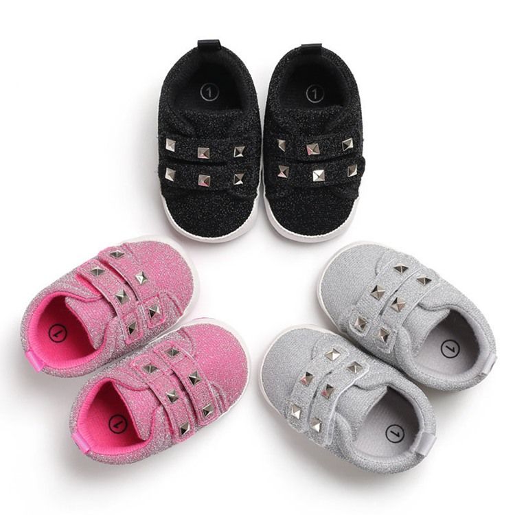 Kleinkindschuhe Mit Nietklettverschluss