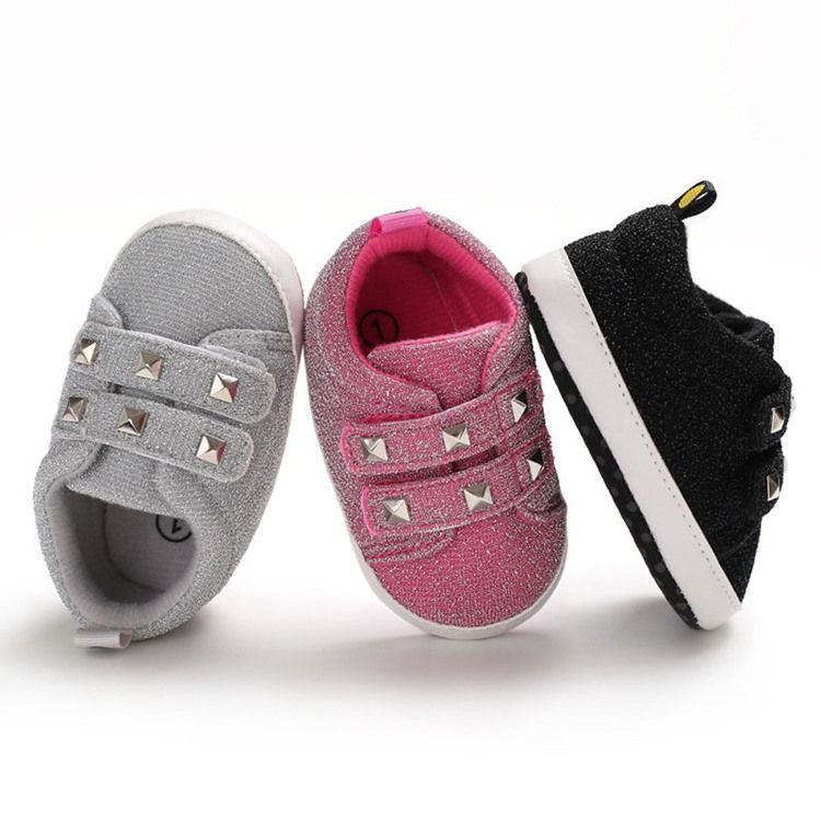 Kleinkindschuhe Mit Nietklettverschluss