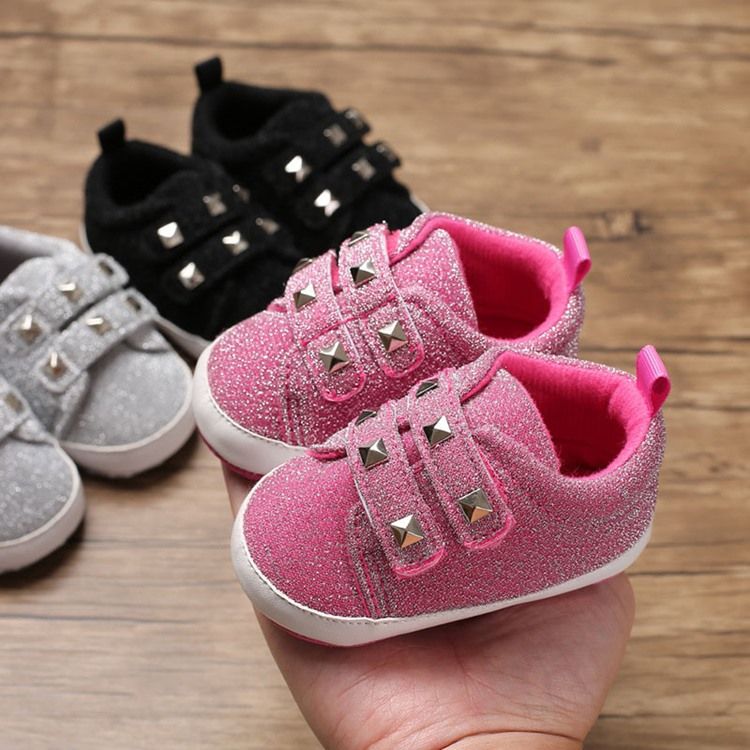 Kleinkindschuhe Mit Nietklettverschluss