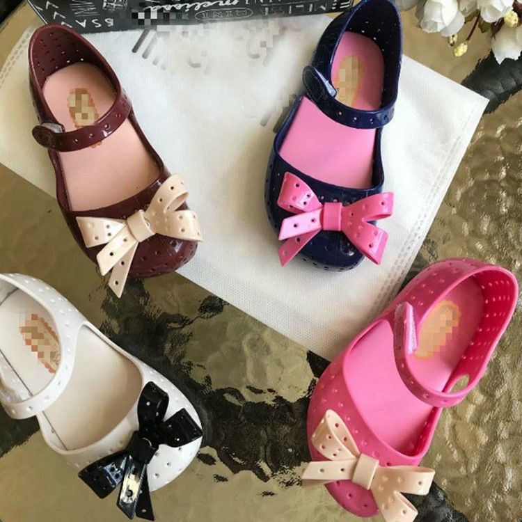 Pvc-farbblock-babyschuhe